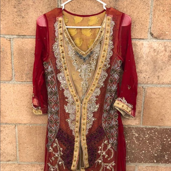 Red and gold Pakistani party wear. - Picture 3 of 8